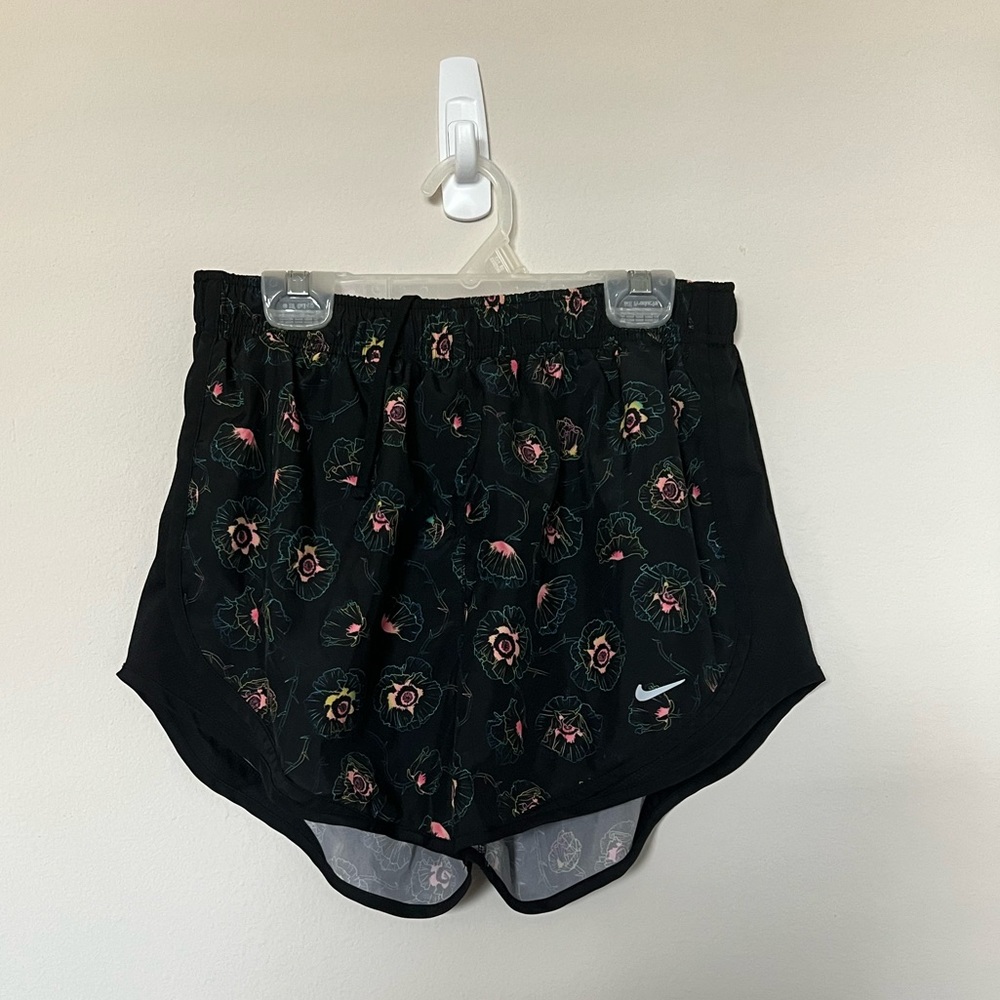 Nike Shorts- M
